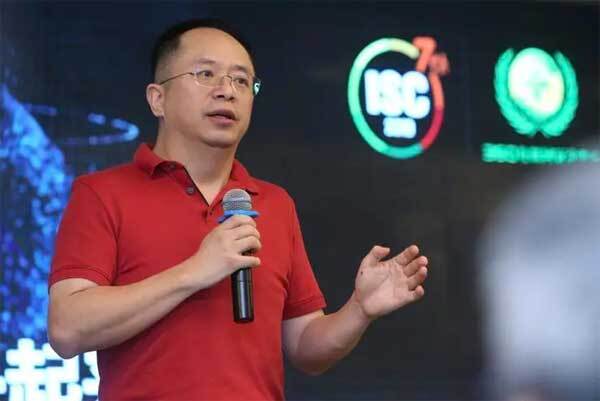全國政協委員、經濟委員會委員、360集團董事長兼CEO 周鴻禕