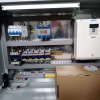 河南長垣聖斯起重運梁平車專用電器櫃