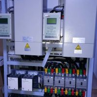 QD32/5T雙梁電氣櫃大車變頻