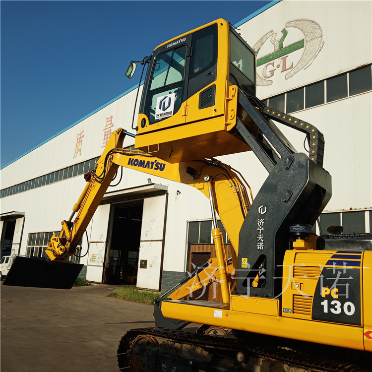 小鬆130駕駛室.0